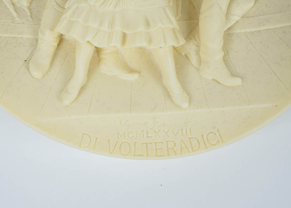 Oggetto d'Arte Alabaster Plate Pair