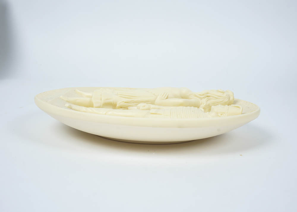 Oggetto d'Arte Alabaster Plate Pair