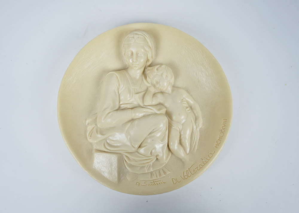 Oggetto d'Arte Alabaster Plate Pair