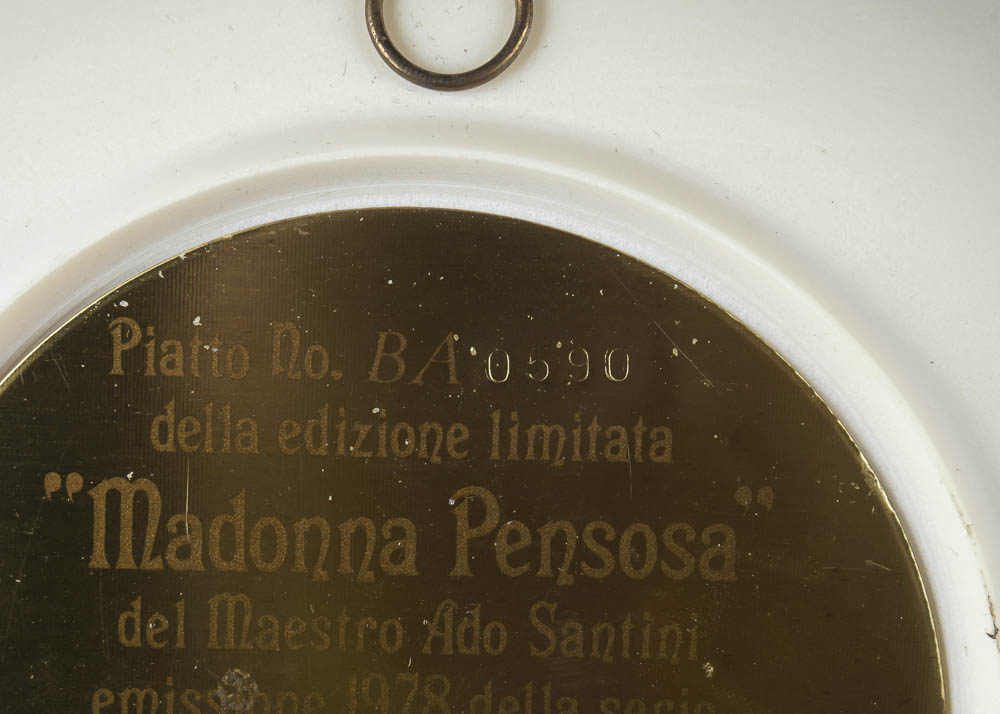 Oggetto d'Arte Alabaster Plate Pair