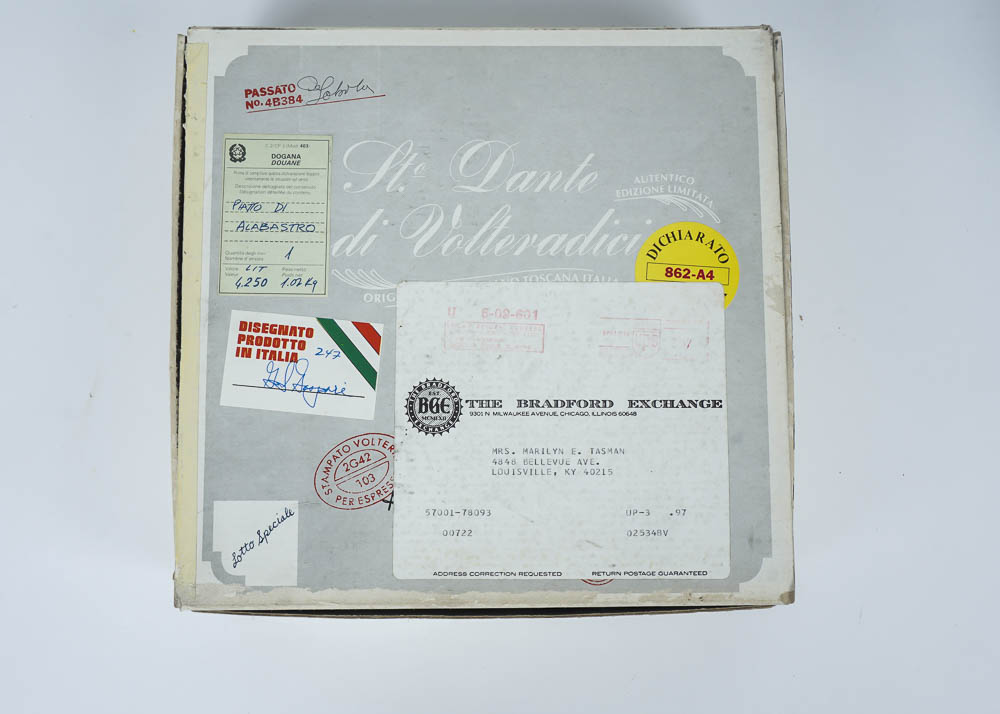 Oggetto d'Arte Alabaster Plate Pair