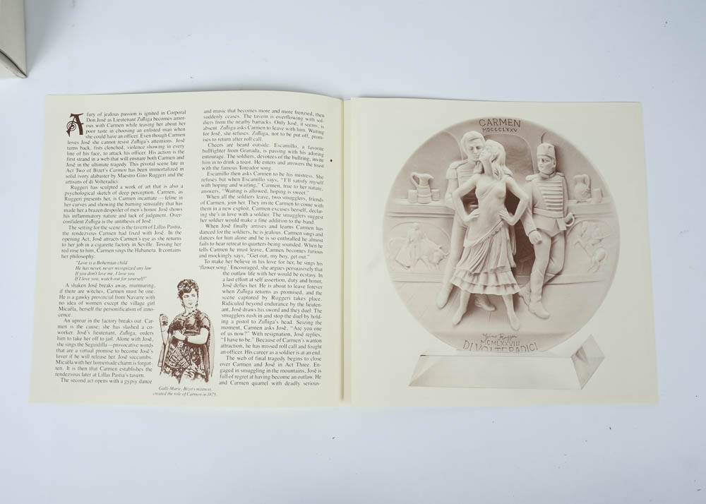 Oggetto d'Arte Alabaster Plate Pair