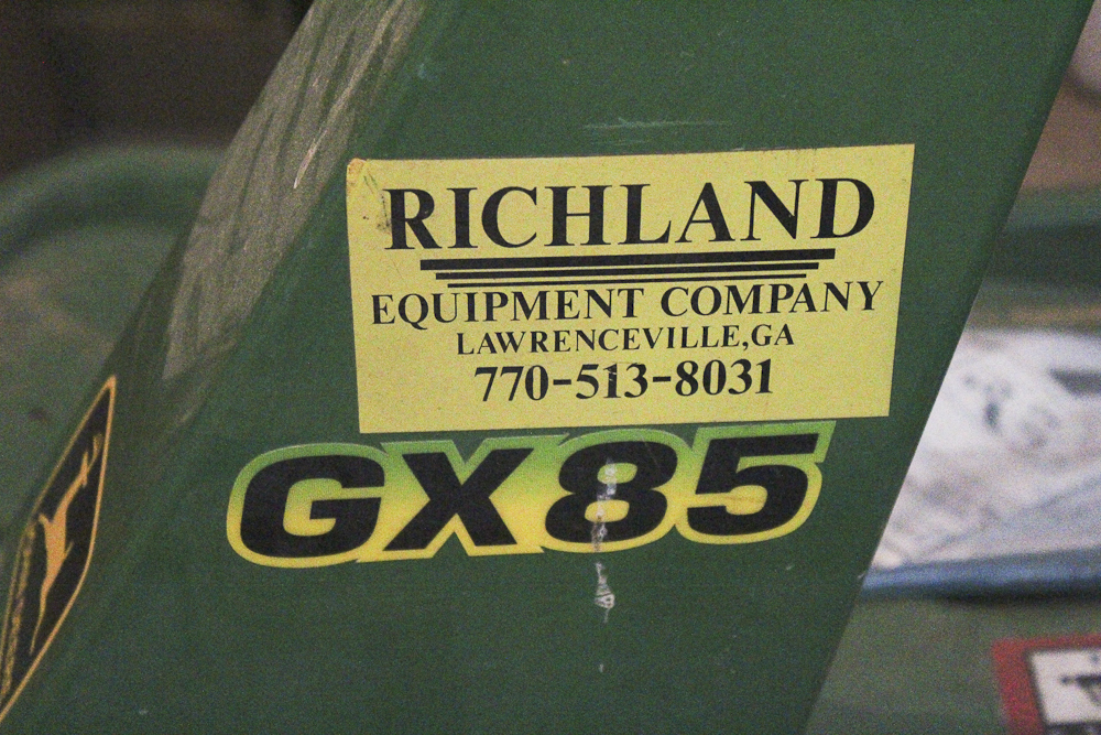 2002 John Deere GX85 13 HP Riding Lawn Mower