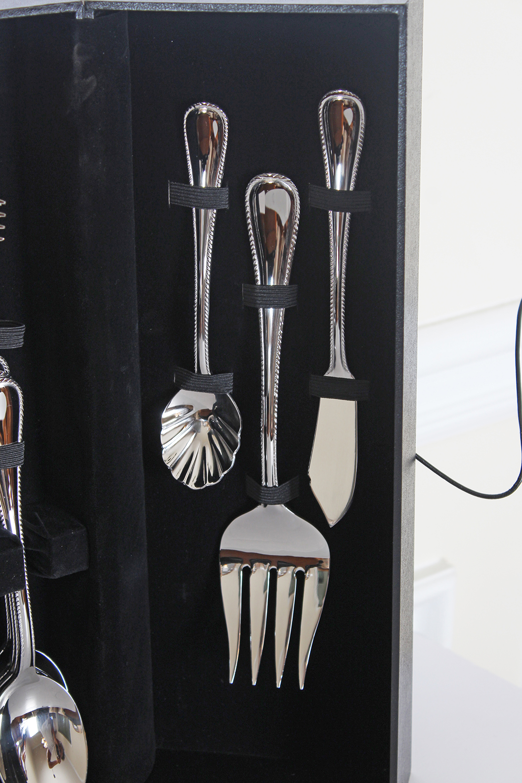 Hampton Silversmiths 24-Piece Stainless Steel China Flatware Set