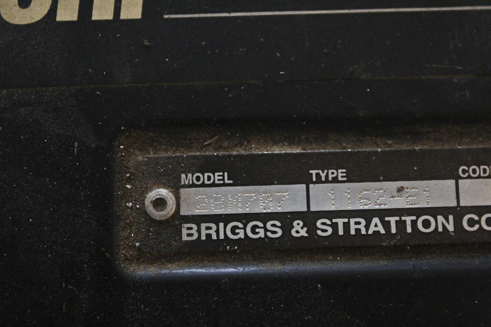 2002 John Deere GX85 13 HP Riding Lawn Mower