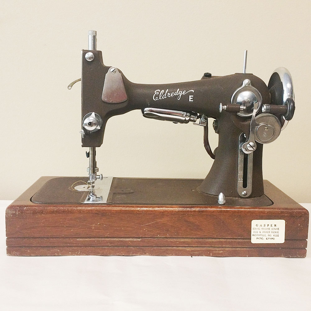 Vintage Singer Eldredge E Portable Sewing Machine