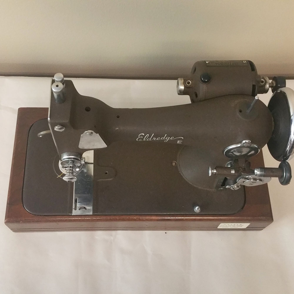 Vintage Singer Eldredge E Portable Sewing Machine