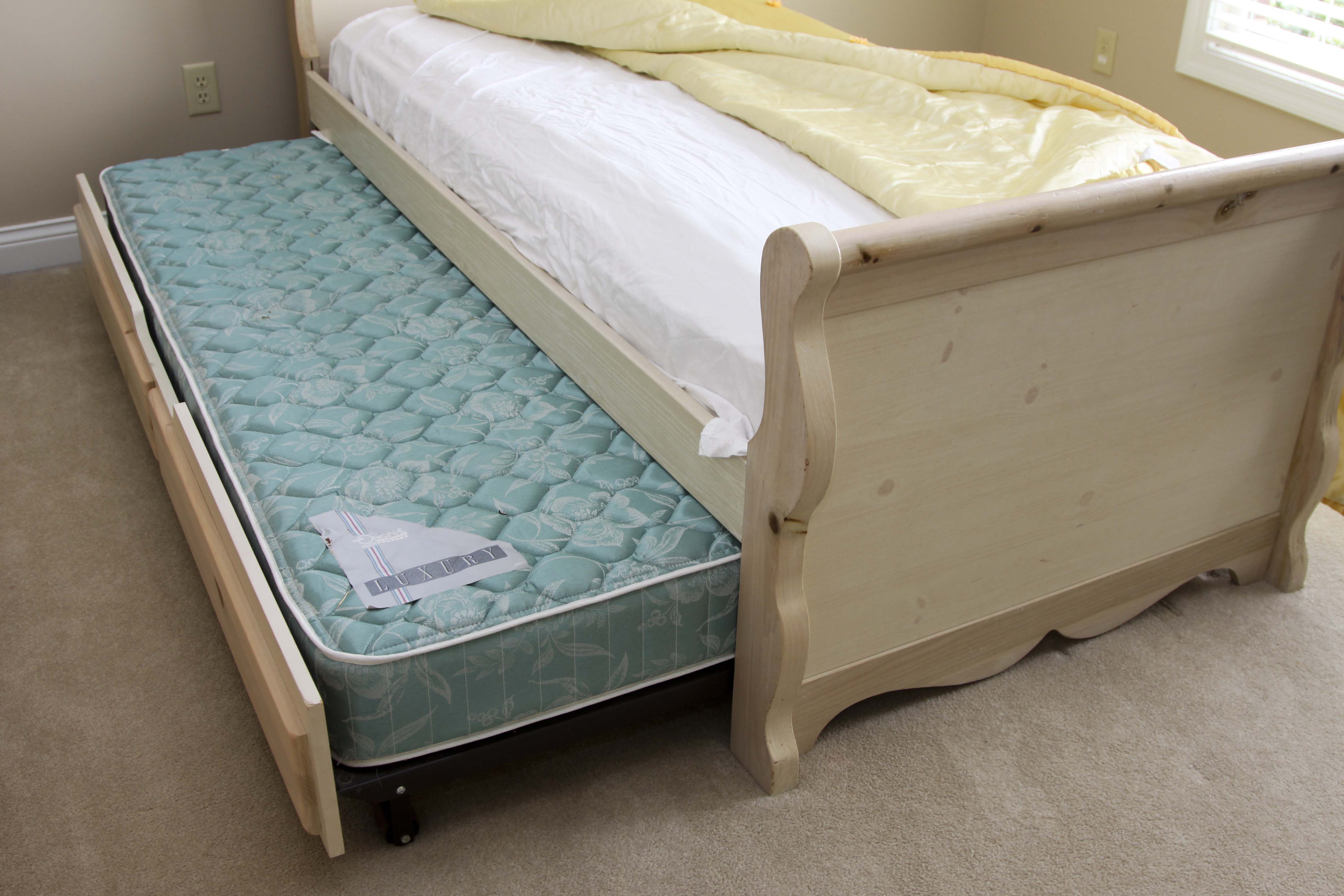 Knotty Pine Twin Sleigh Bed with Trundle