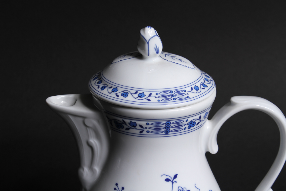 Fine Form Marienbad Ingres Weiss Blue Onion Coffee Service