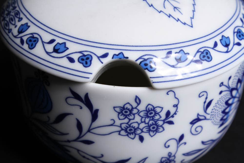 Fine Form Marienbad Ingres Weiss Blue Onion Coffee Service