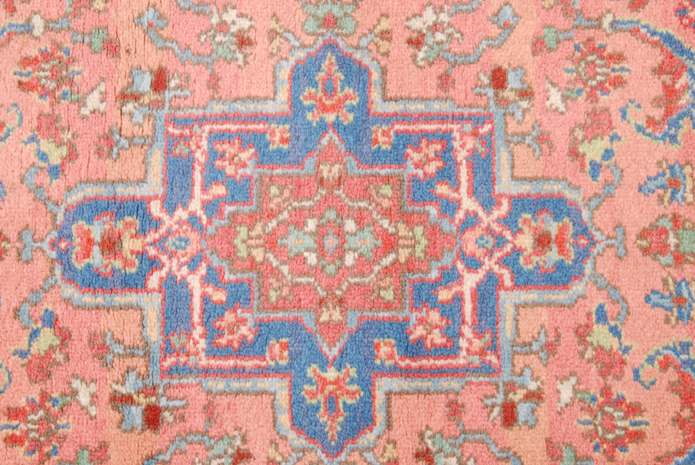 Colorful Machine Woven Heriz-Style Area Rug