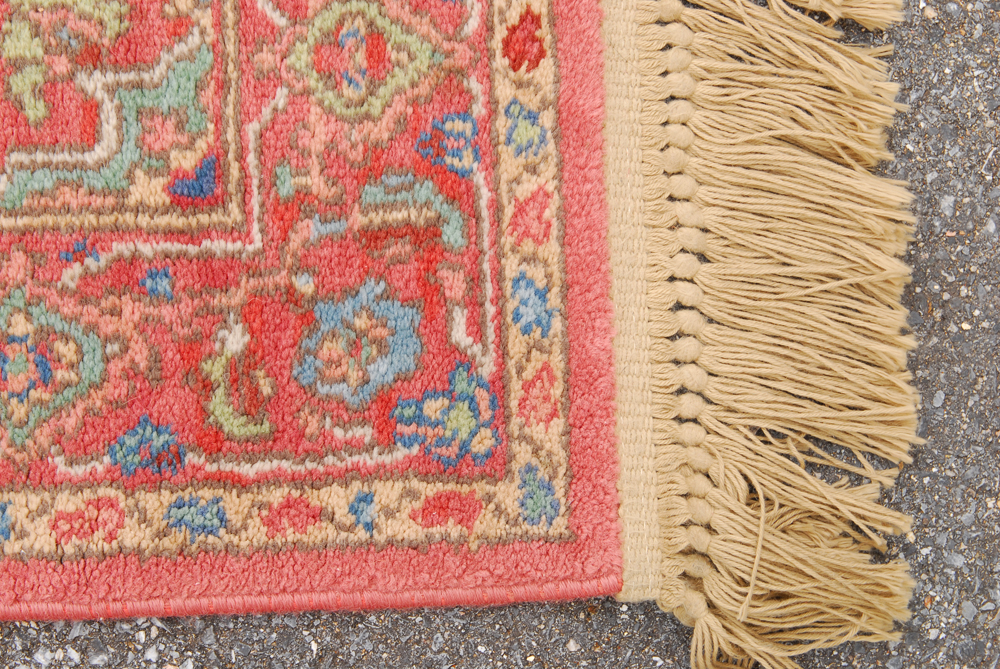 Colorful Machine Woven Heriz-Style Area Rug
