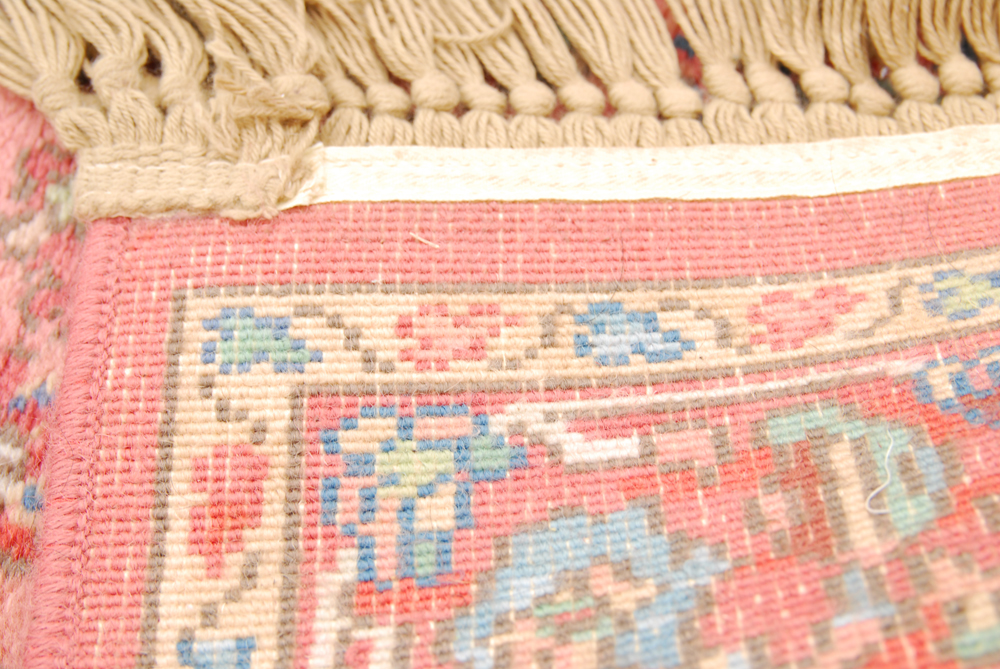 Colorful Machine Woven Heriz-Style Area Rug