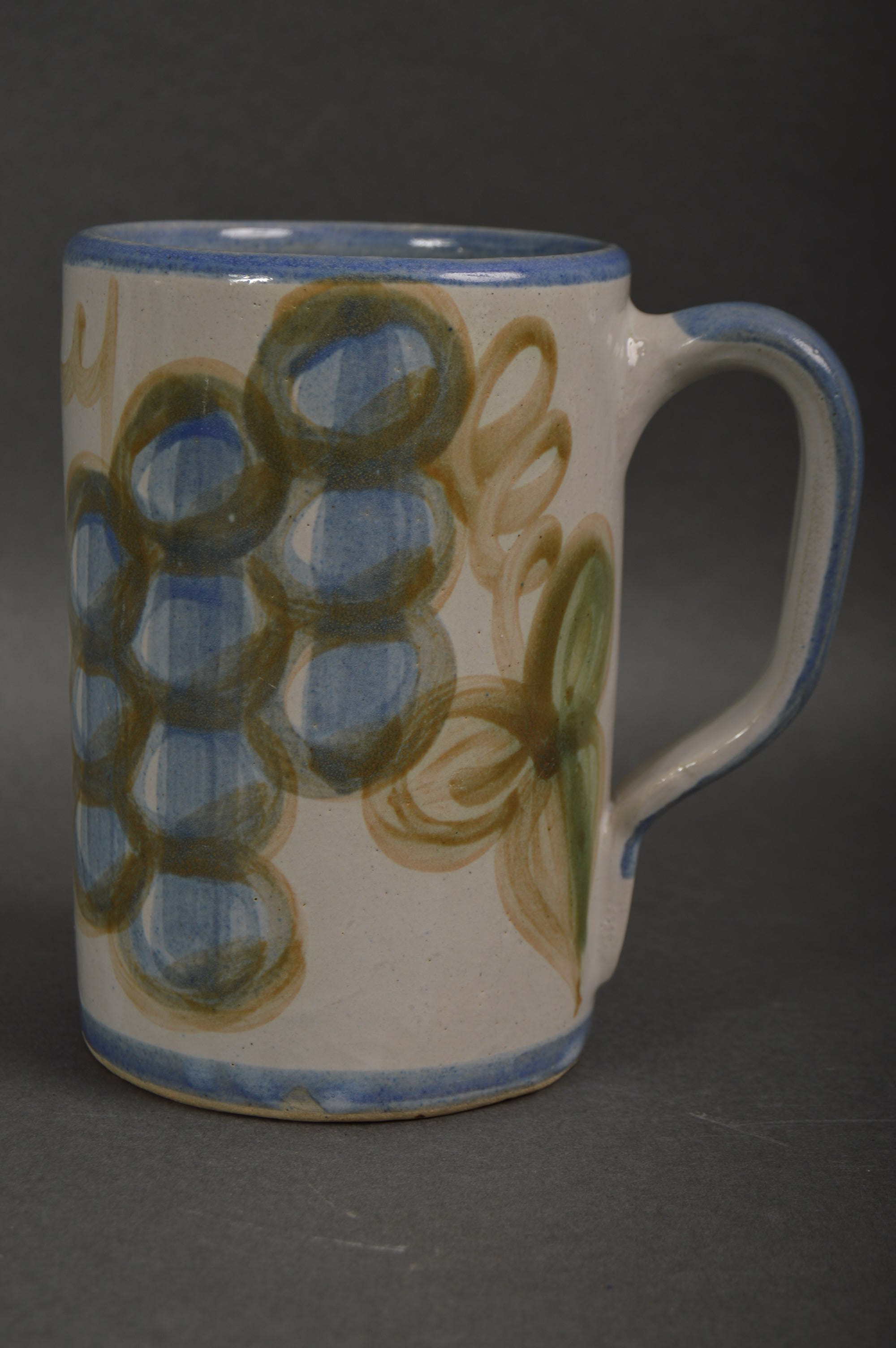 Furio Stoneware Plates and Louisville Stoneware Mug