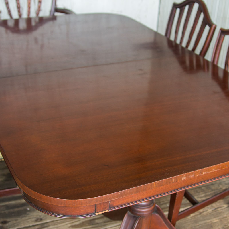 Vintage Sheraton Style Pedestal Dining Table and Chairs