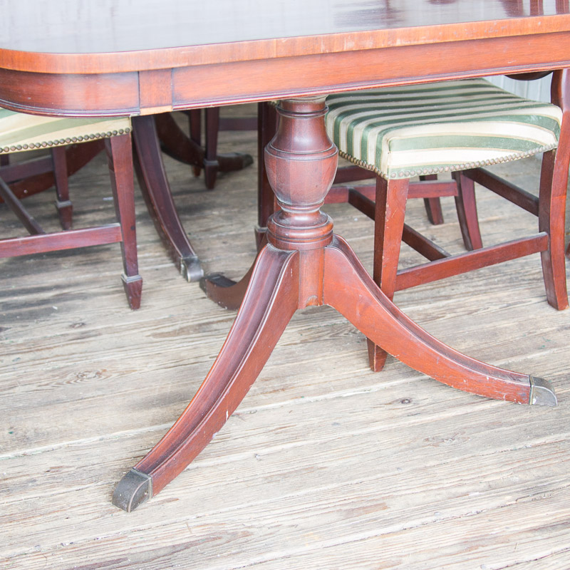 Vintage Sheraton Style Pedestal Dining Table and Chairs