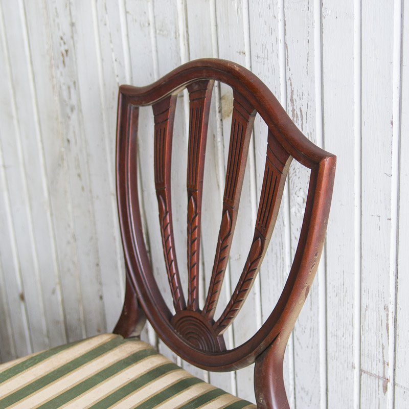 Vintage Sheraton Style Pedestal Dining Table and Chairs