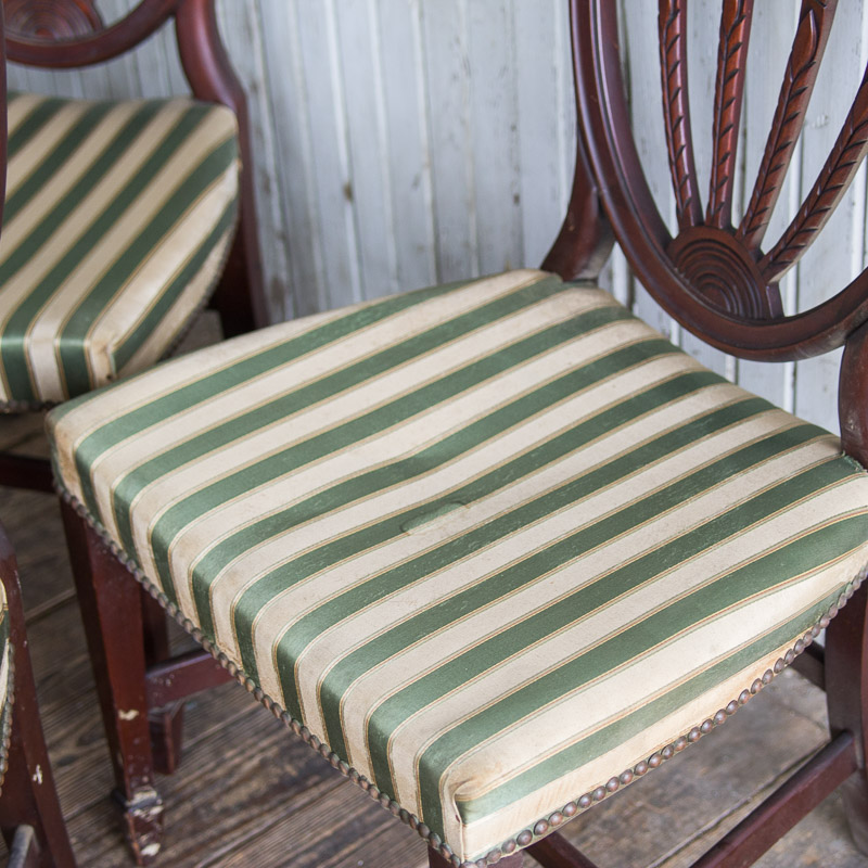 Vintage Sheraton Style Pedestal Dining Table and Chairs