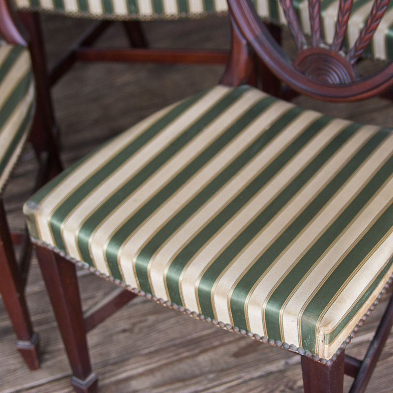 Vintage Sheraton Style Pedestal Dining Table and Chairs