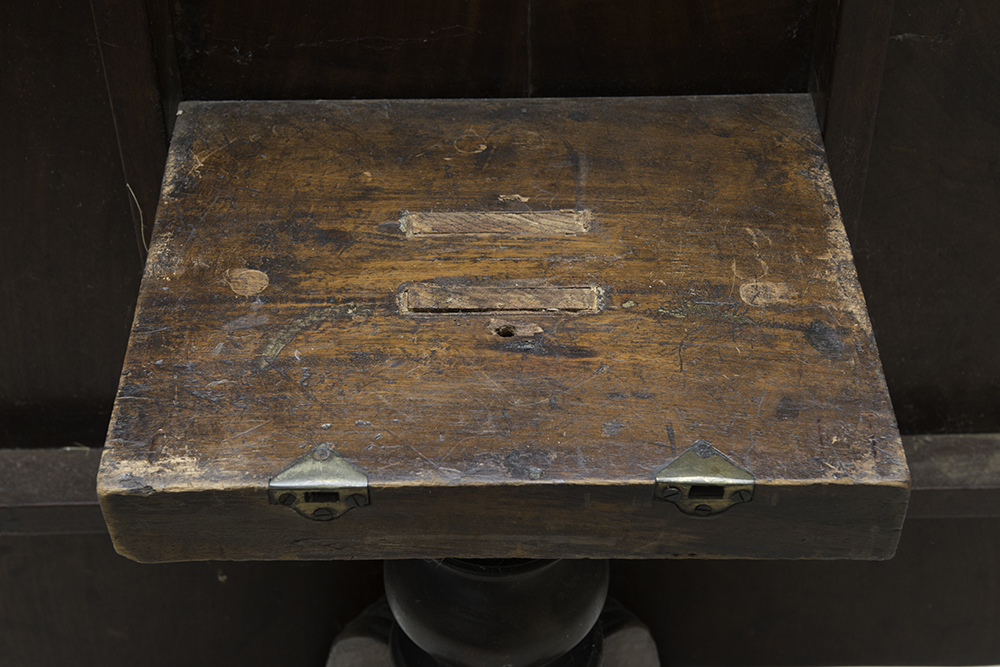 Large 19th Century English Breakfast Table