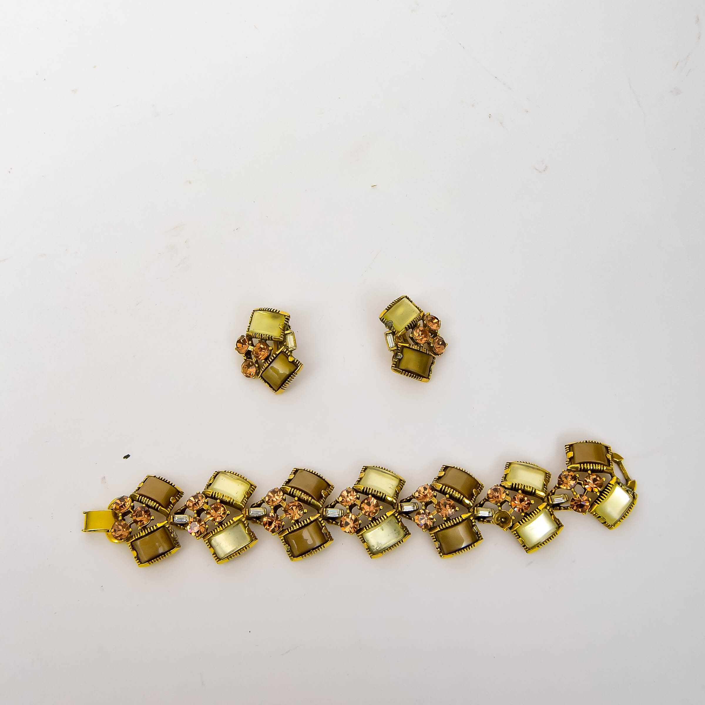 Vintage Selro Costume Bracelet and Earring Ensemble