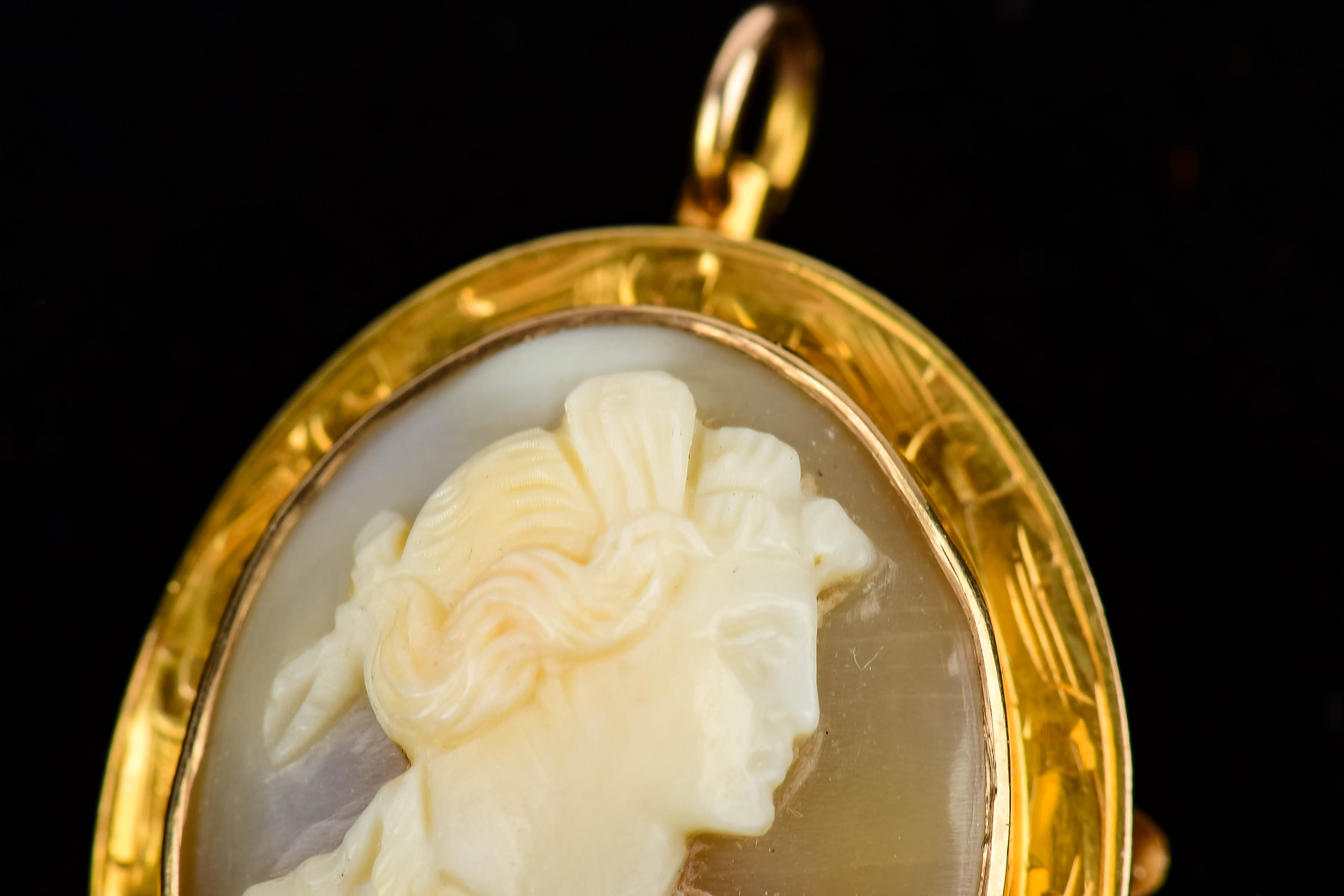 Yellow Gold Cameo Pendant-Brooch