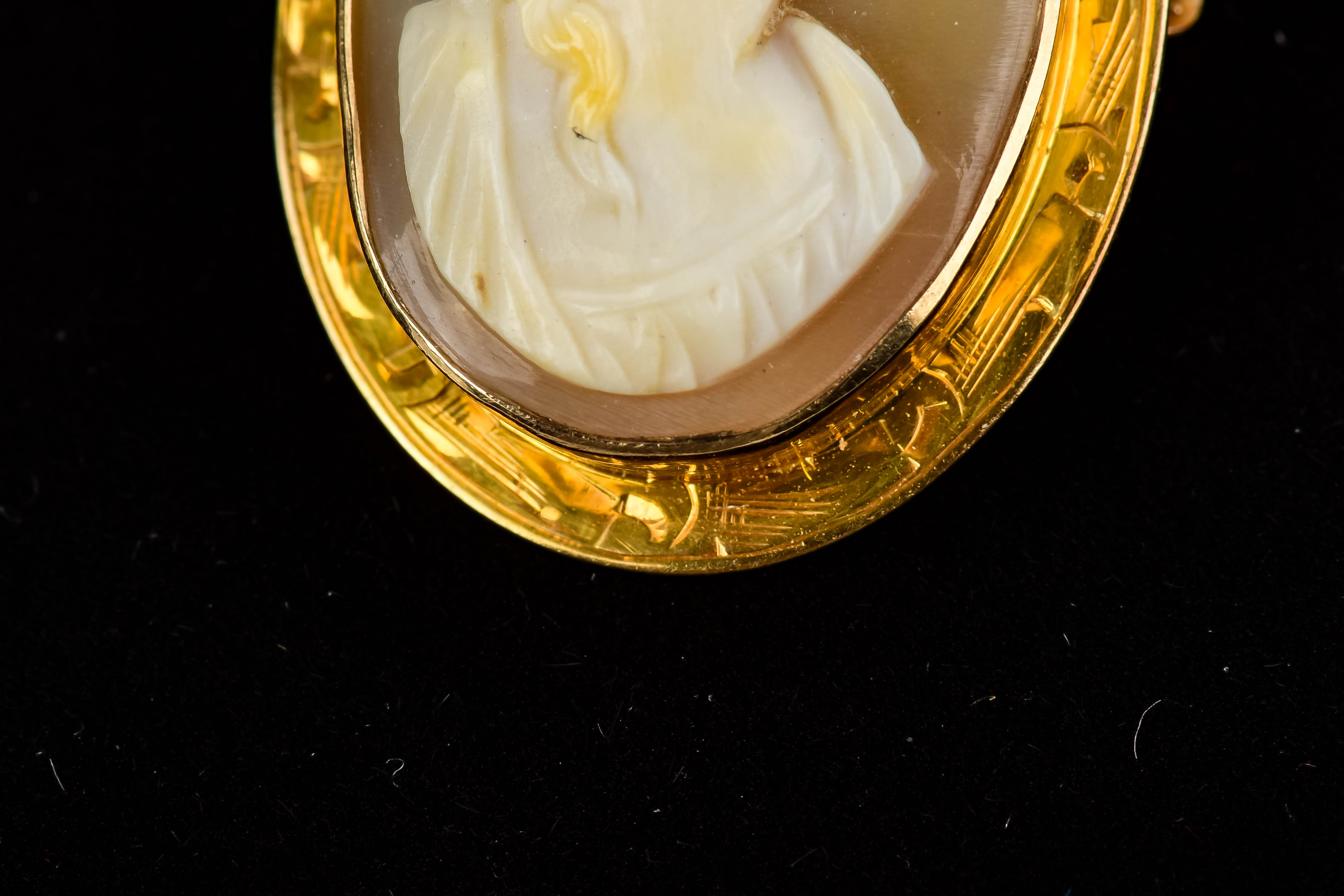 Yellow Gold Cameo Pendant-Brooch