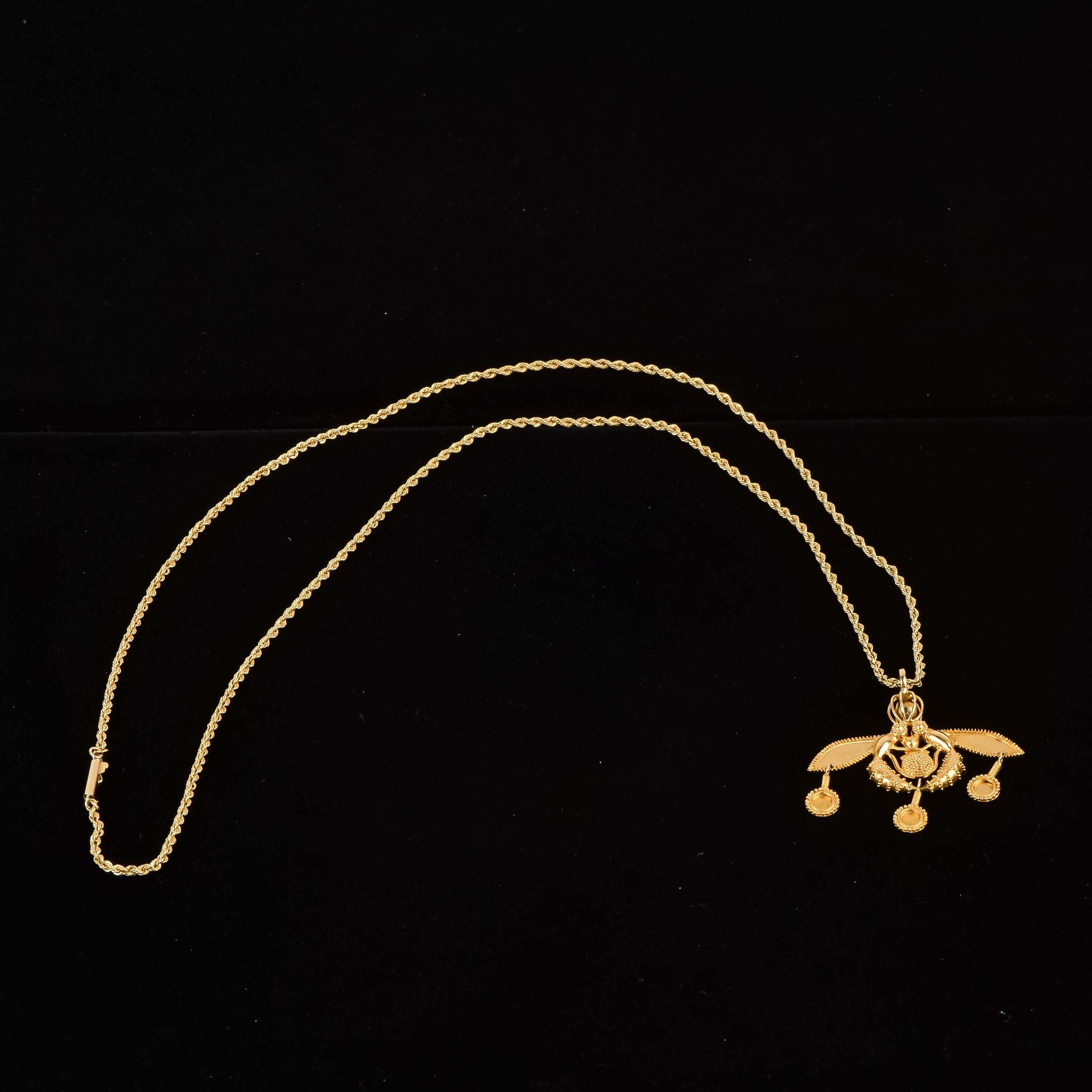 Exotic Gold Pendant and Necklace