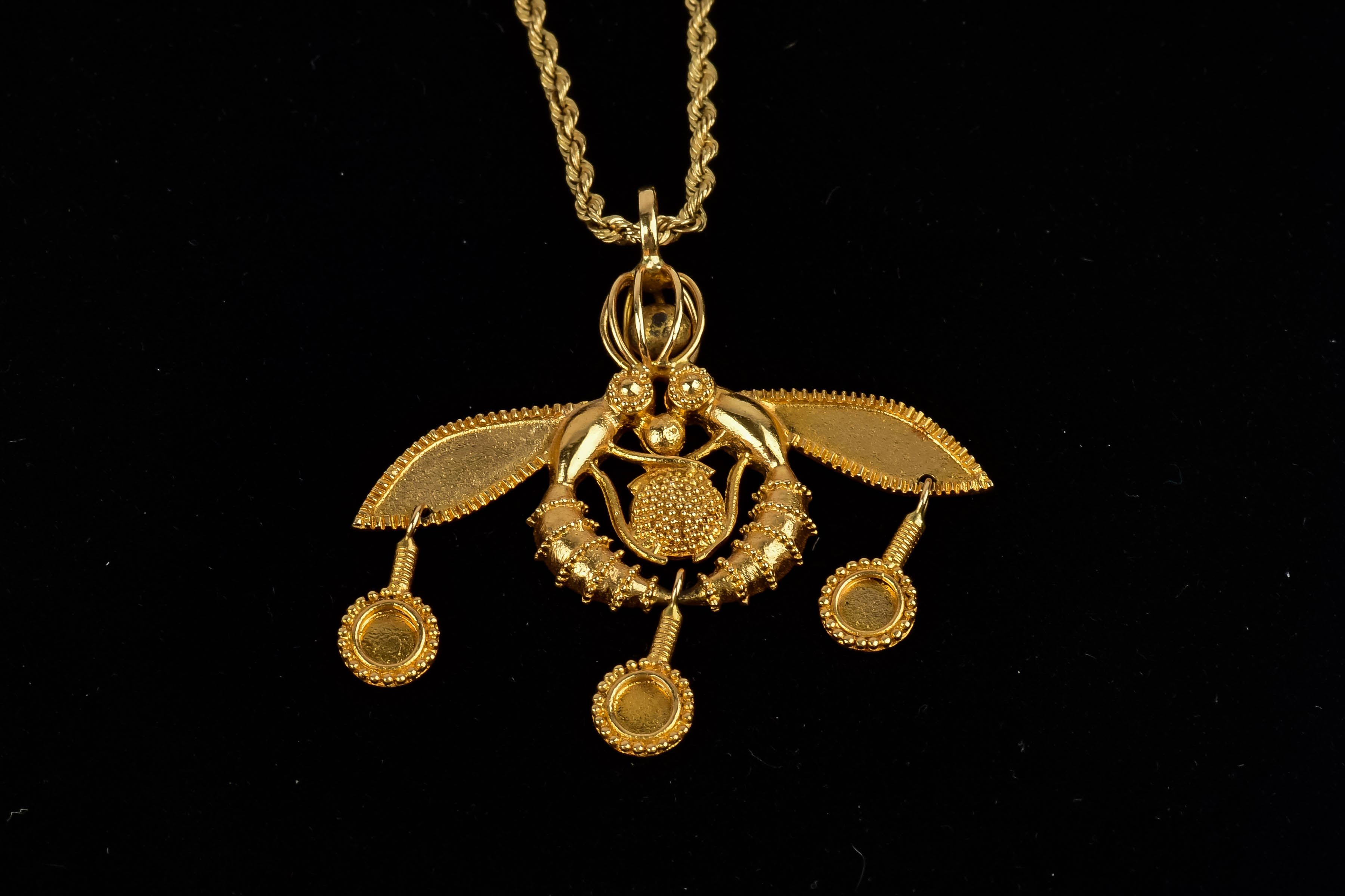 Exotic Gold Pendant and Necklace