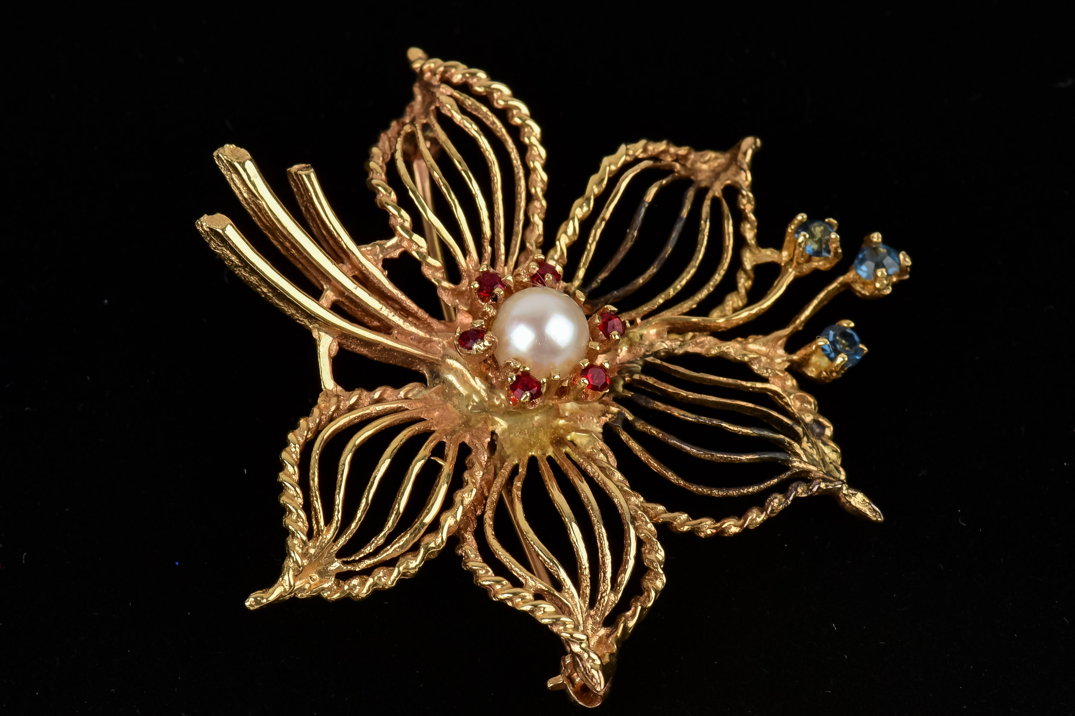 Yellow Gold Flower Brooch