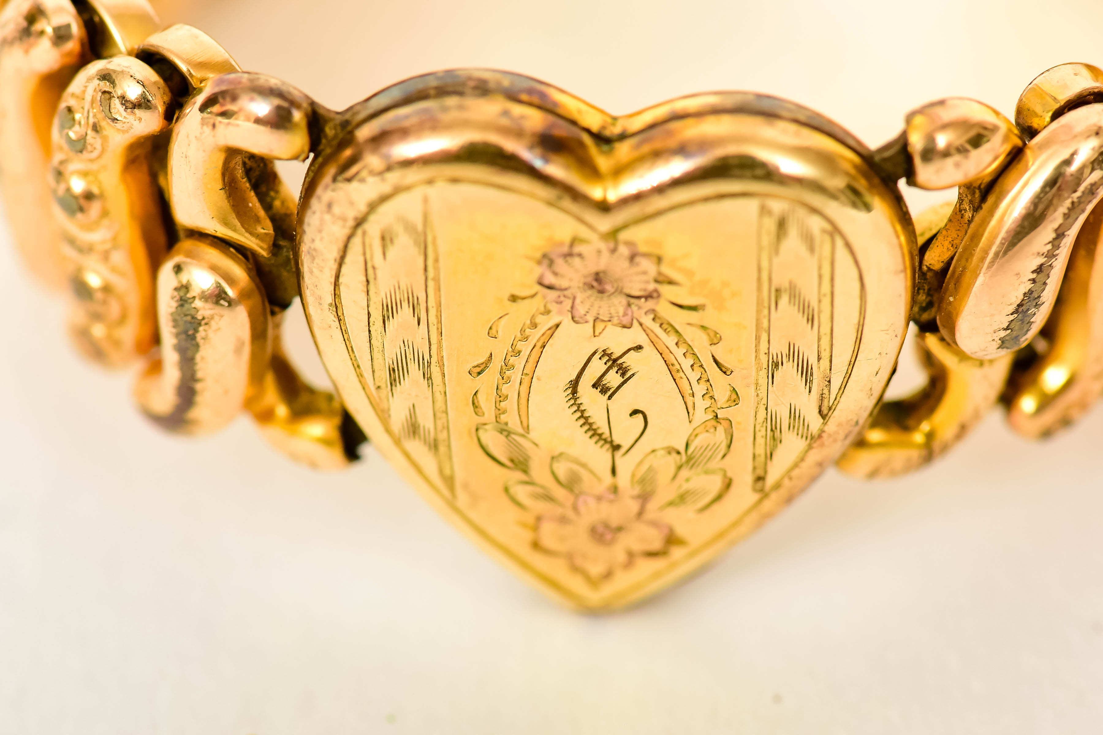 Vintage 1940s Gold Plated Etched Locket Bracelet