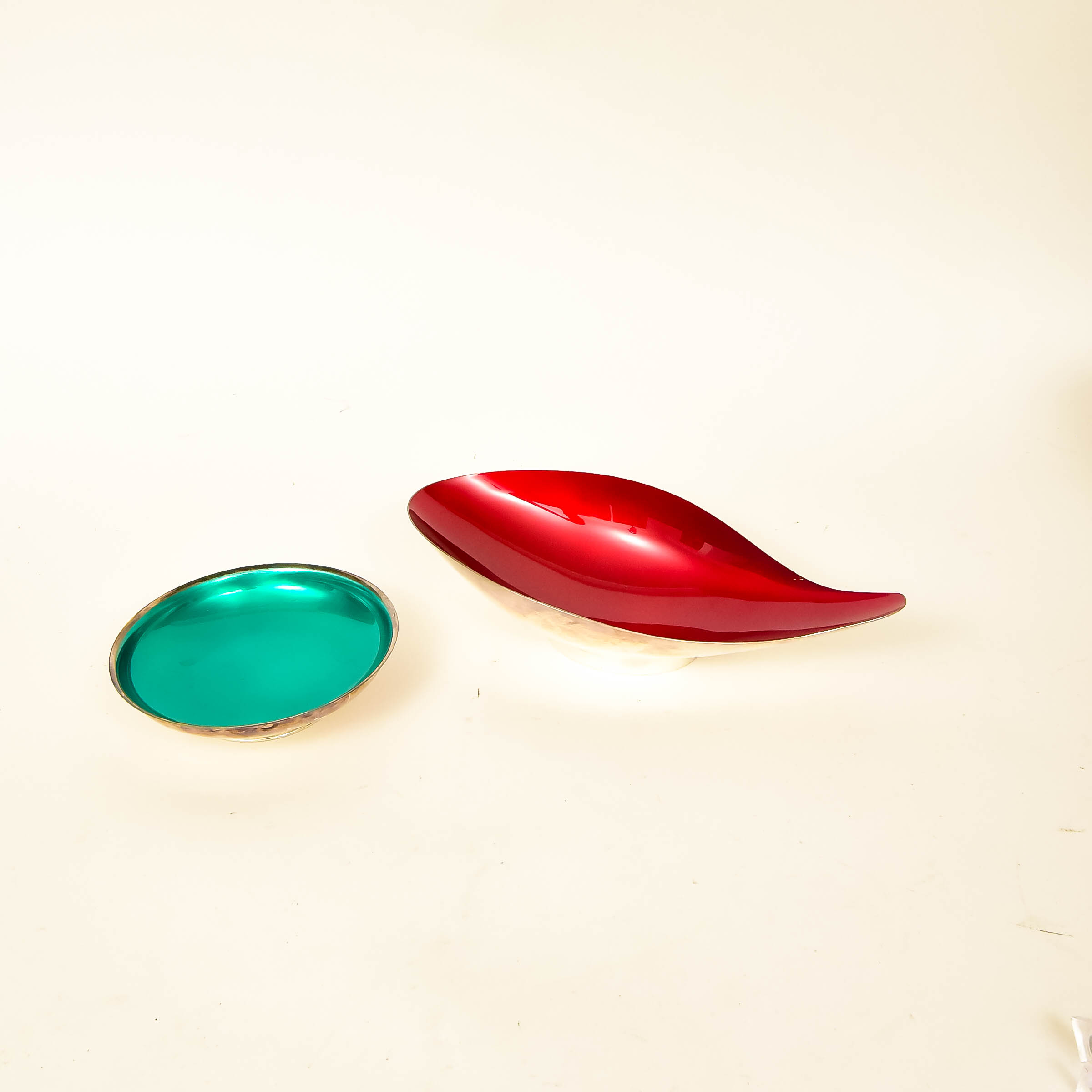 Pair of Mid-Century Modern Bowls