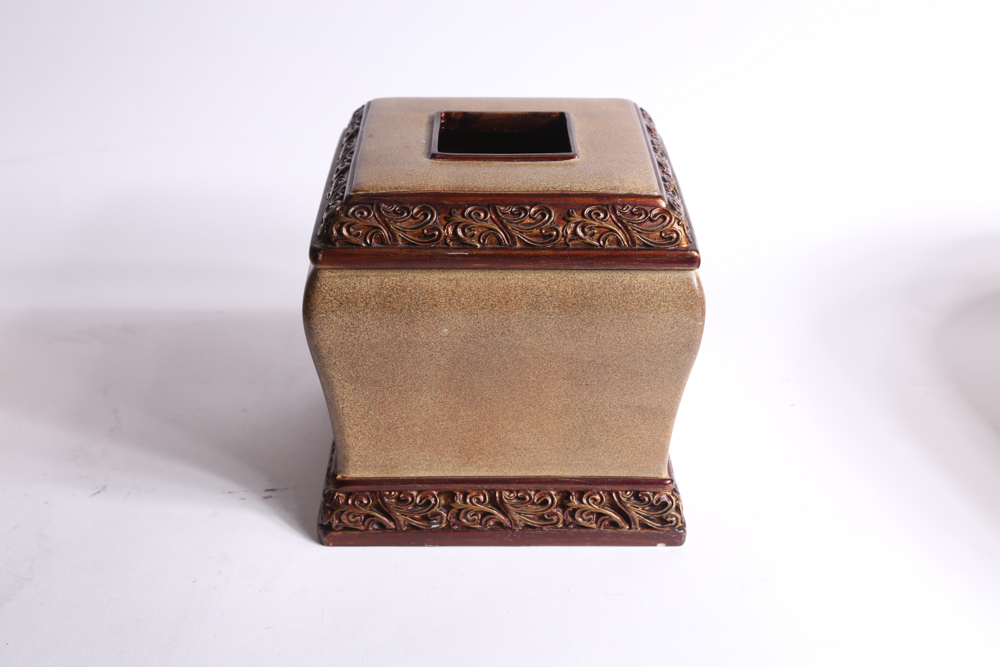 Collection of Metallic Home and Bath Décor