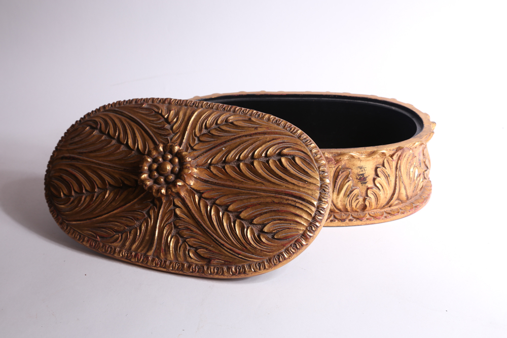 Collection of Metallic Home and Bath Décor