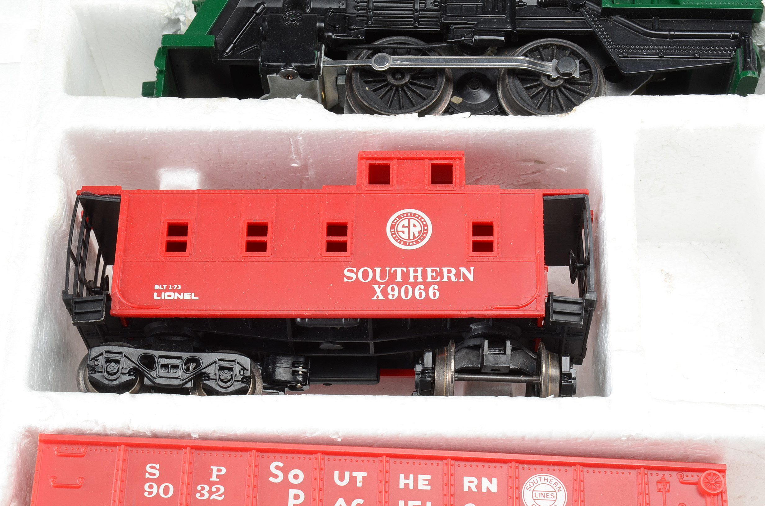 Complete Vintage Lionel Southern Express O27 Gauge Electric Train Set