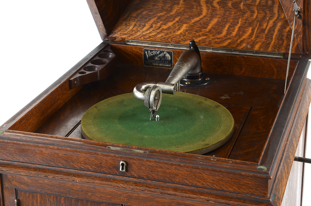 Oak Victor Victrola