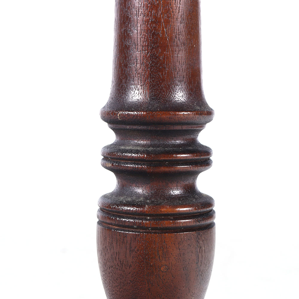 Vintage Pie Crust Table