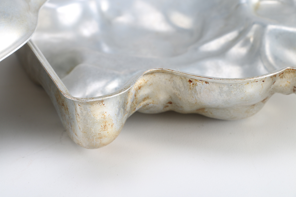 Vintage Ucagco Tableware with Aluminum Baking Mold Pans