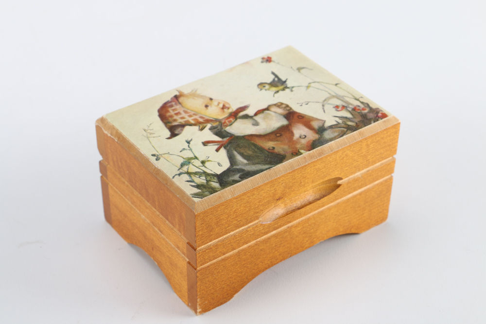 Pair of Hummel Music Boxes