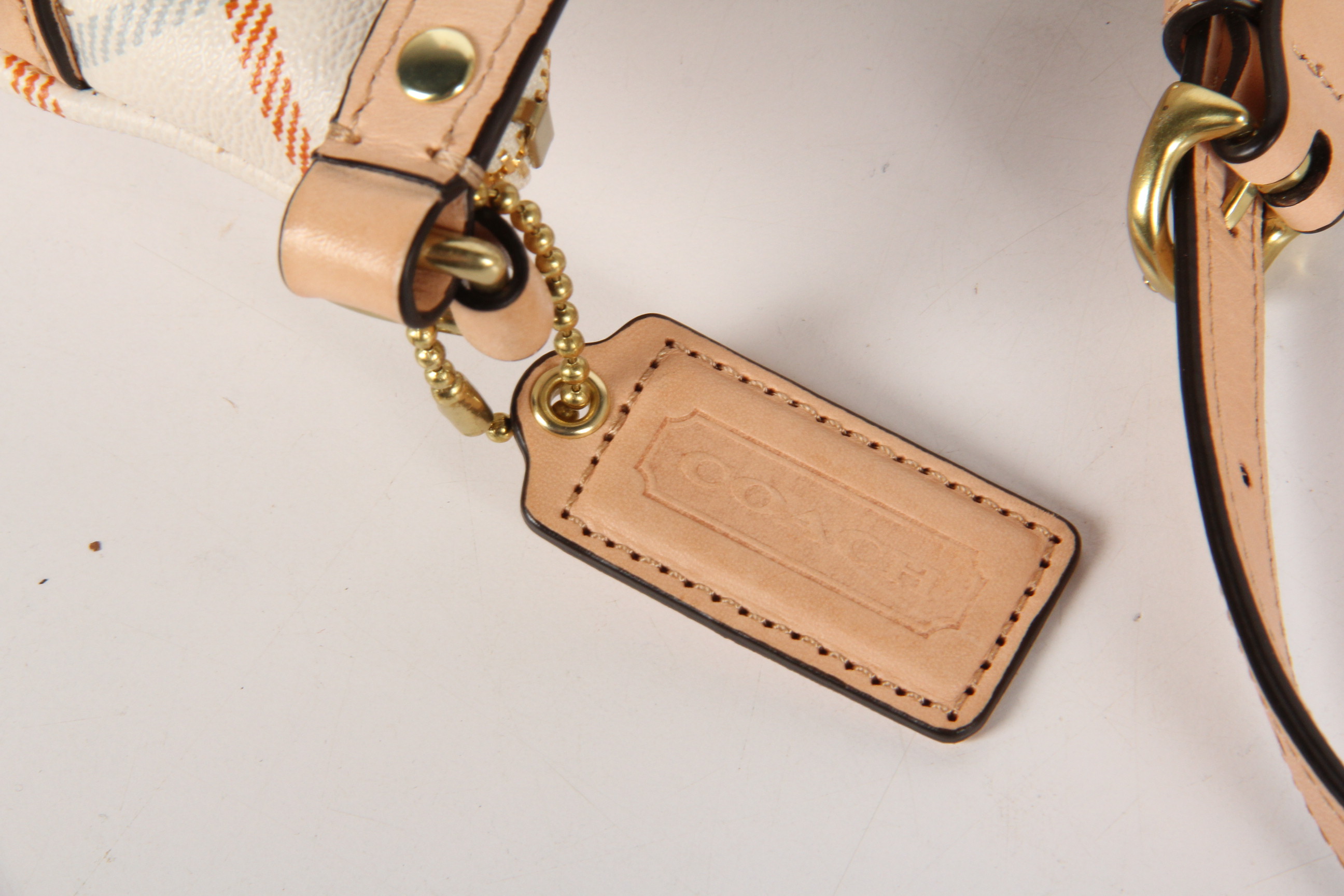 Coach Peyton Tattersall Messenger