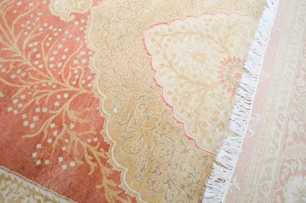 Machine Made "Tree of Life" Area Rug