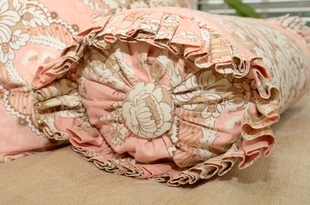 Bedspreads with Pink Pillows