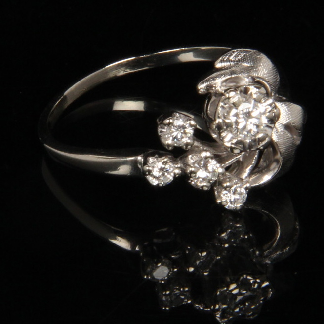 14K White Gold 0.35 CTW Diamond Ring