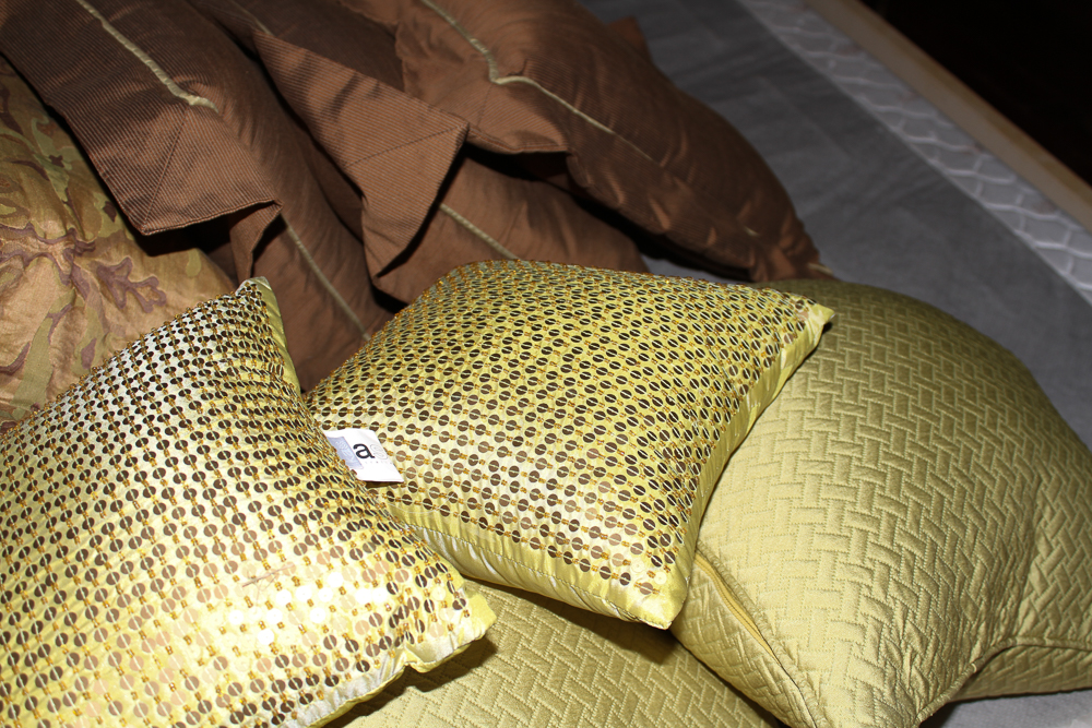 Decorative Throw Pillows