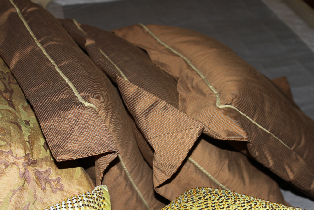 Decorative Throw Pillows