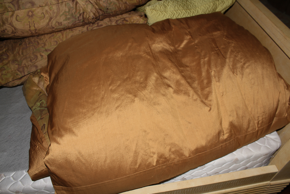 Decorative Throw Pillows