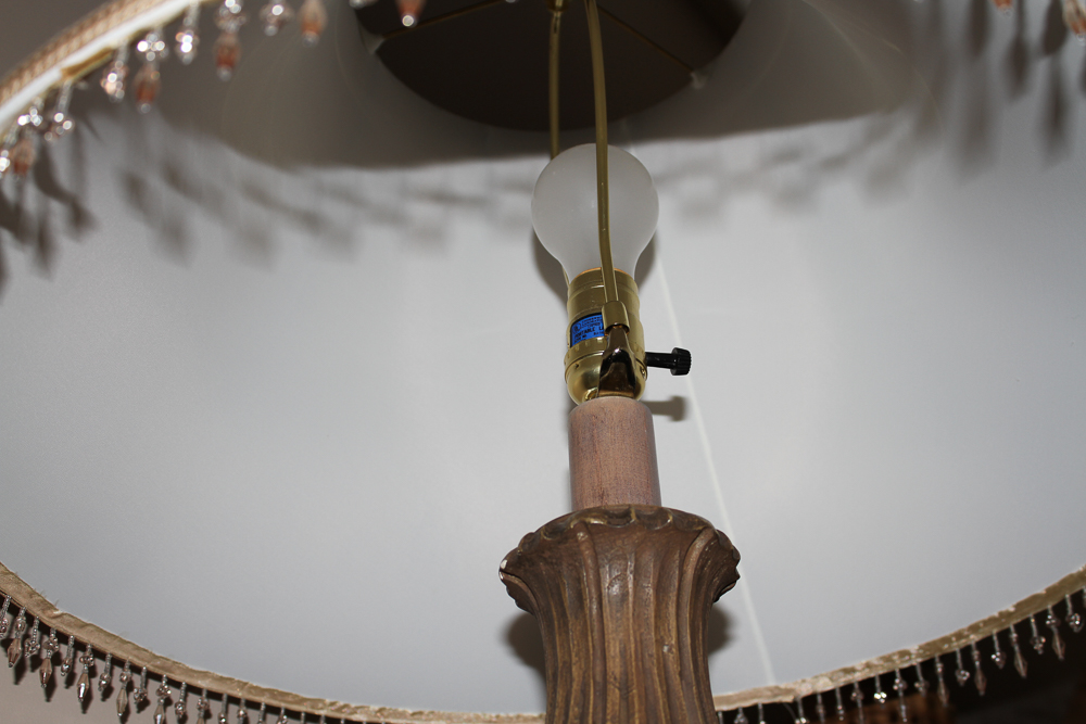 Neoclassical Bronze Tone Lamp