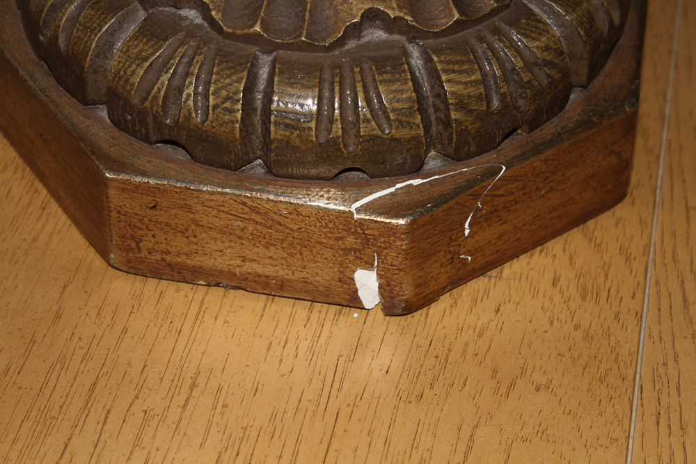 Neoclassical Bronze Tone Lamp