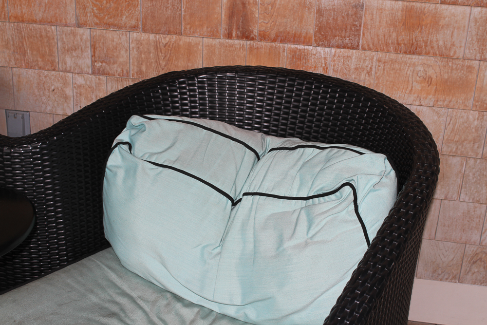 Contemporary Wicker Patio Seating Set