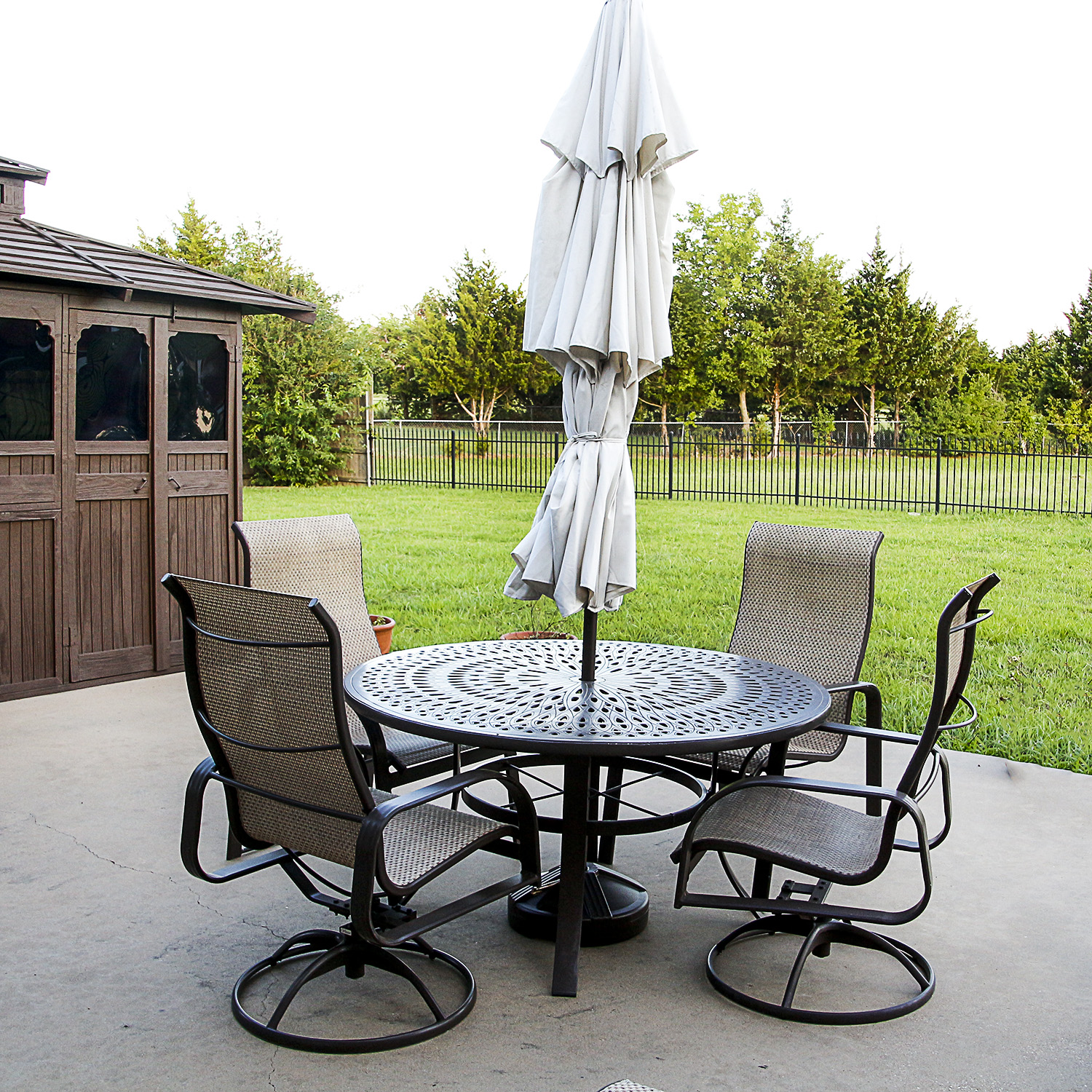 WInston Design Patio Table and Chairs by Sunnyland Furniture